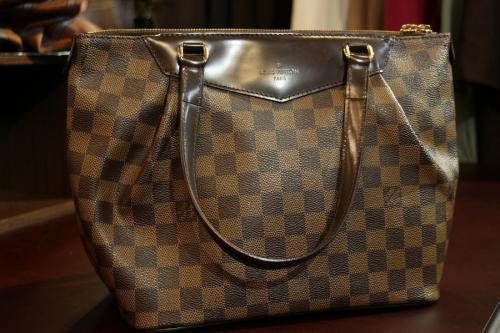 LOUIS VUITTON 　のルイ ヴィトン　