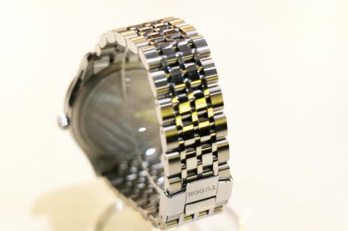 チュードルの時計