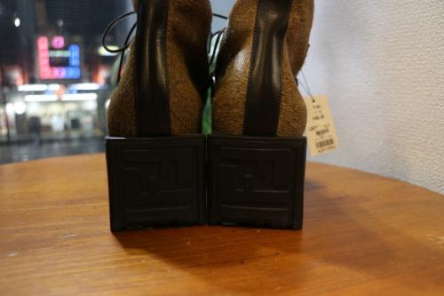 フェンディのハラコブーツ