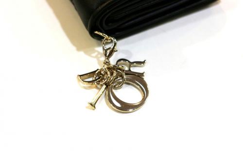 ディオールの財布