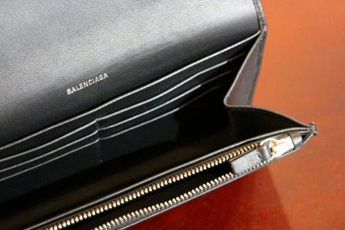 バレンシアガの長財布