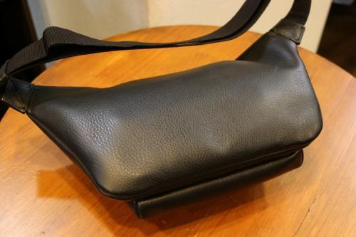 ボディーバッグのウエストバッグ