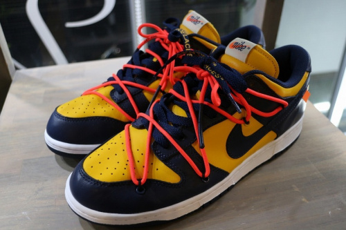 スニーカーのNIKE x OFF WHITE