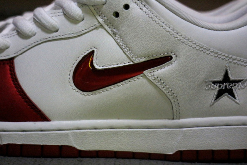 スニーカーのNIKE