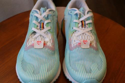 ニューバランスのLGBTQAI