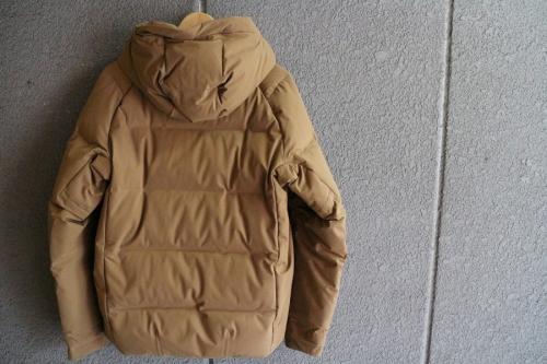 デサントオルテライン×ミズサワダウンのマウンテニア ダウン ジャケット