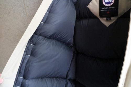 LABRADORのダウンジャケット