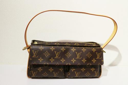 LOUIS VUITTON 　のルイ ヴィトン　