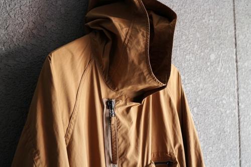 ヒューミスのミリタリーコート