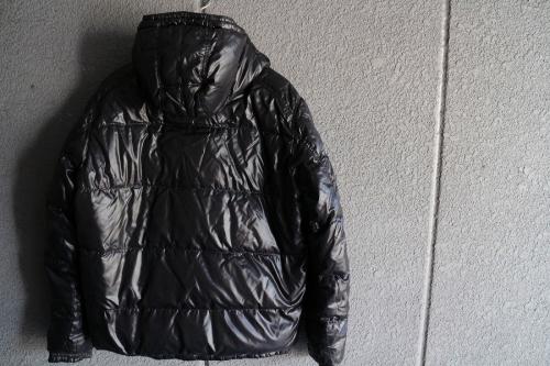 モンクレールのALFRED