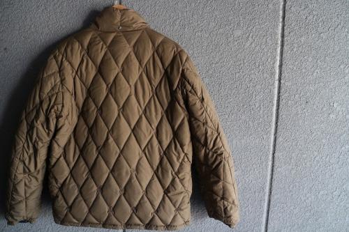 ダウンジャケット