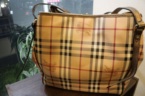 インポートブランドのBURBERRY