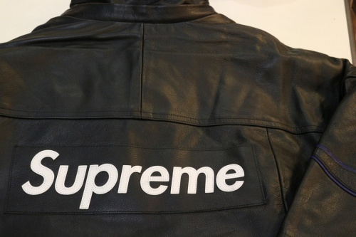 ストリートブランドのSUPREME×NIKE