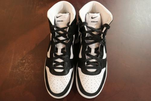 ナイキ×アンブッシュのスニーカー