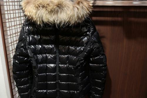 モンクレールのARMOISE