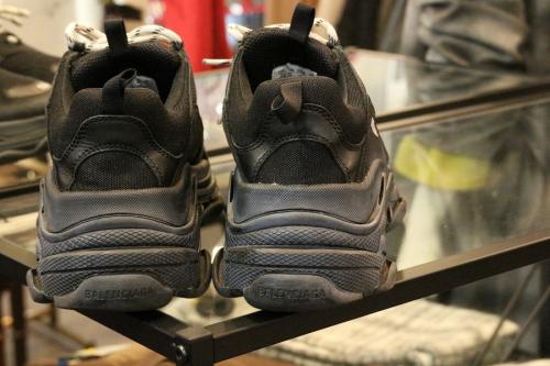 バレンシアガのスニーカー