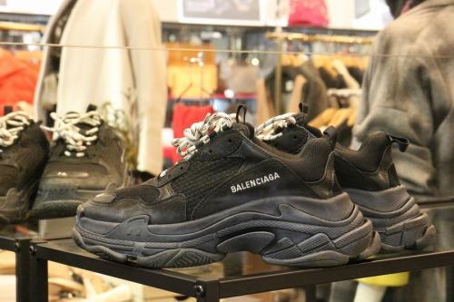 スニーカーのメンズ