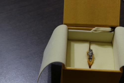 フェンディのイヤーカフ