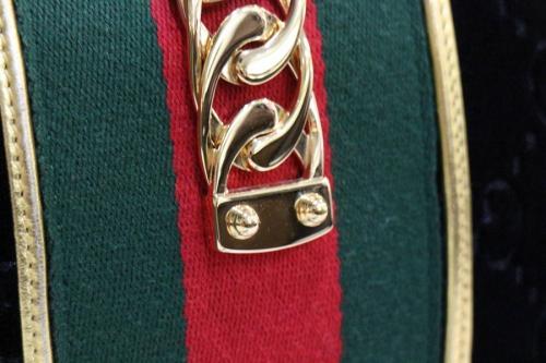 ショルダーバッグのレディース