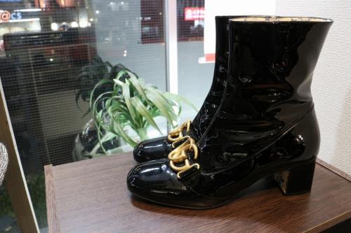 グッチのダブルＧパテントアンクルブーツ