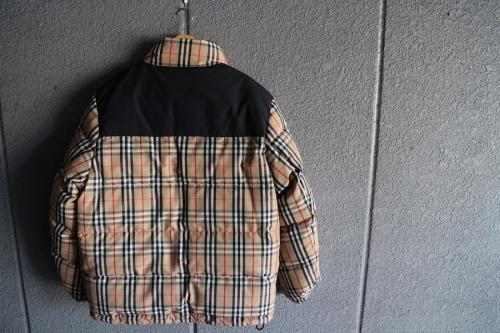 バーバリーロンドンのリバーシブルヨーク切替ダウンジャケット