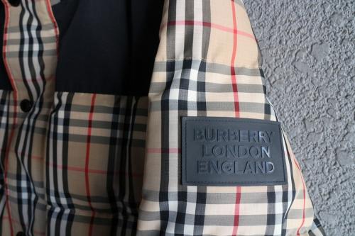 リバーシブルヨーク切替ダウンジャケットのダウンジャケット