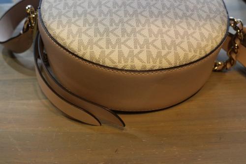 ショルダーバッグ