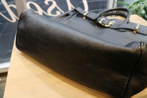 エンボスレザートートバックのバッグ