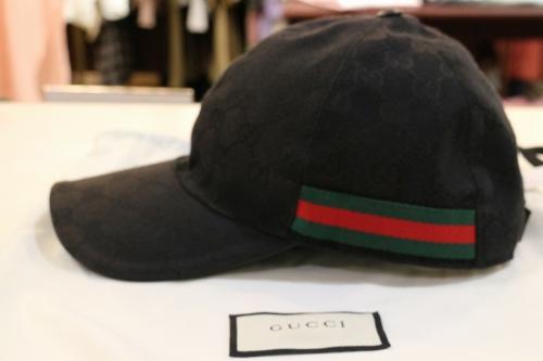 グッチのキャップ