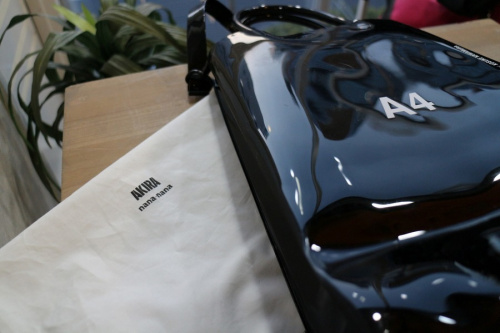 コラボ・別注アイテムのNaNa-NaNa×AKIRA