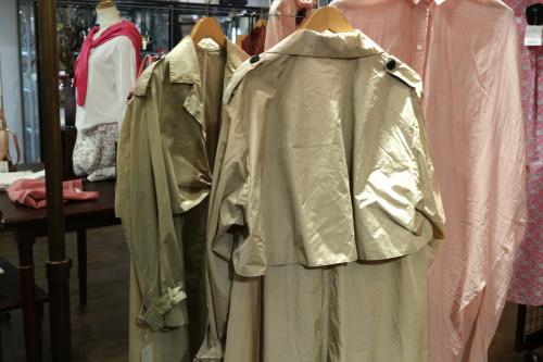 チノのナイロントレンチコート