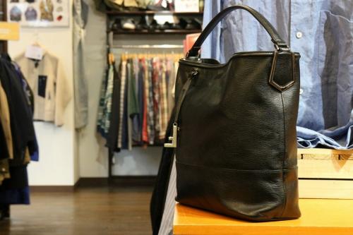 トートバッグのカーフスキン