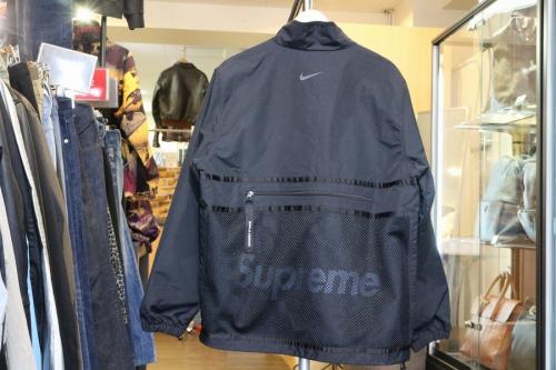 シュプリーム　ナイキのジャケット