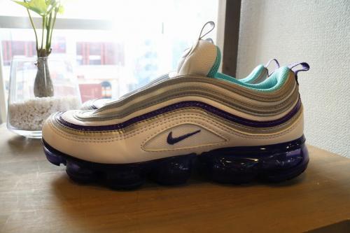 ナイキのAIR VAPORMAX 97