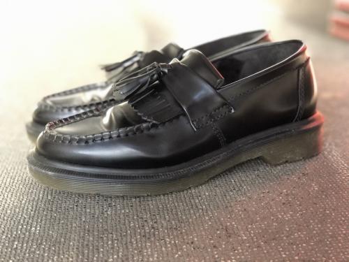 ト゛クターマーチンのローファー