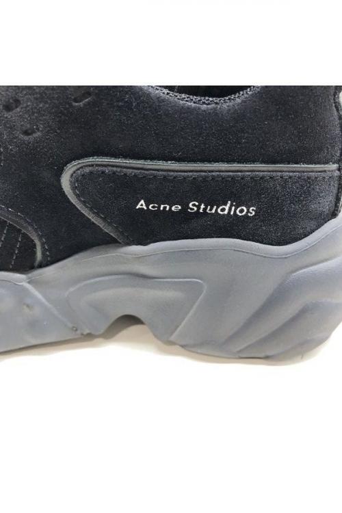 アクネストゥディオズのスニーカー