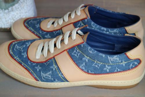 LOUIS VUITTON 　のルイ ヴィトン　