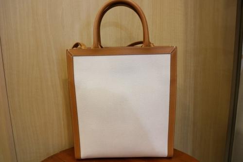 セリーヌのSmall Vertical