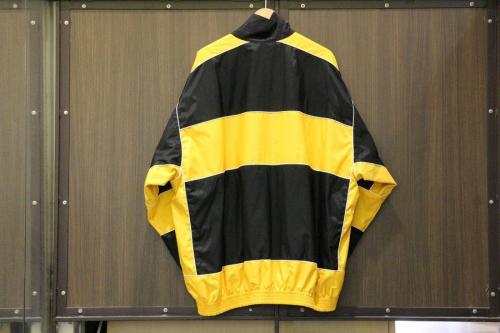 バレンシアガのジャケット