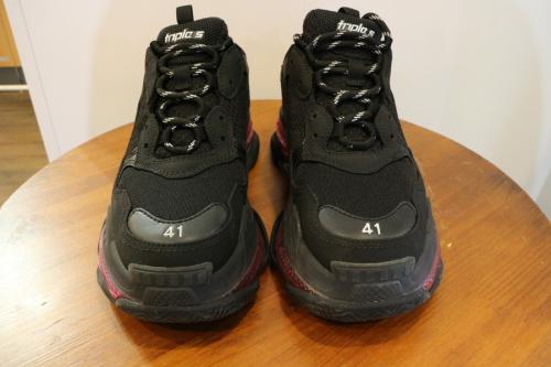 バレンシアガのTRIPLE S