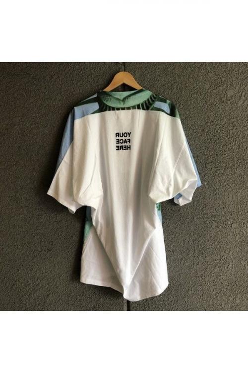 Tシャツの葛西
