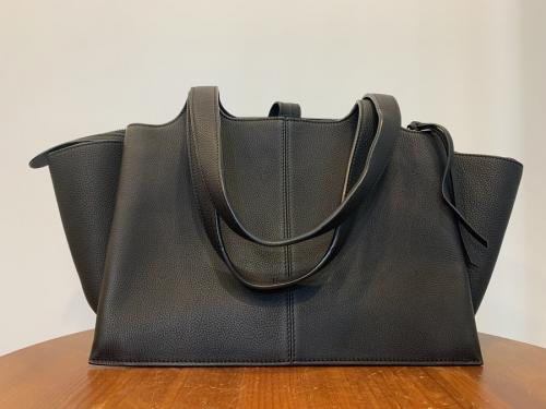 ハンドバックのトライフォールド