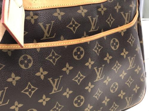LOUIS VUITTON 　のルイ ヴィトン　