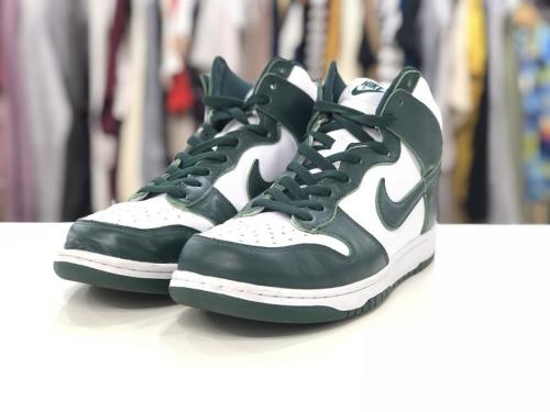 ナイキのDUNK HIGH