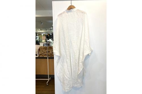 アドーアのシャツ