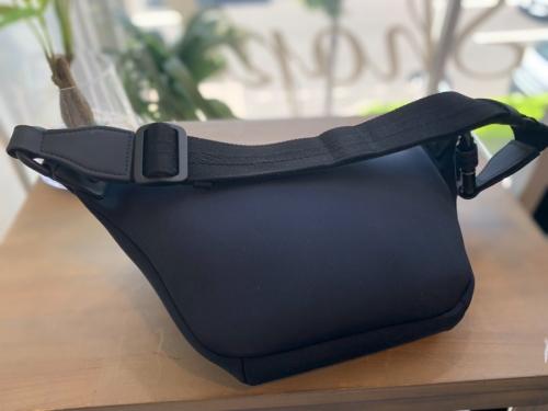 ウエストバック