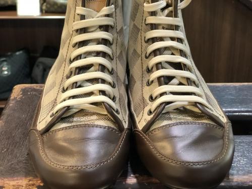 ルイ ヴィトン　のスニーカー