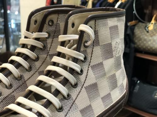 スニーカーの葛西