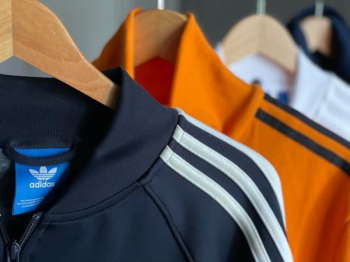 トラックジャケットの葛西