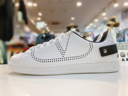 インポートブランドのVALENTINO GARAVANI